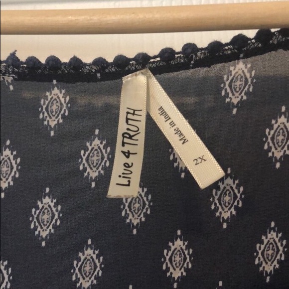 Patterned navy shawl - Picture 1 of 3